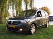 Dacia Lodgy - 1.5 dCi Lauréate *NL-AUTO* TREKHAAK PARKEERSENSOREN DEALER ONDERHOUDEN - 1 - Thumbnail