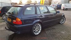 BMW 3-serie Touring - 318i EXE/FACELIFT/NAP/18"VLG/INRUIL MOG