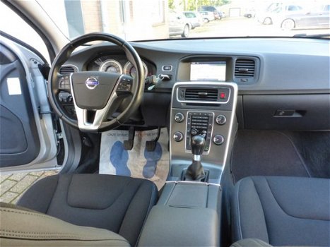 Volvo S60 - 1.6 DRIVe Momentum Navigatie, Pdc, City safety, Multimedia, Spraakbed... Vestiging Hilve - 1