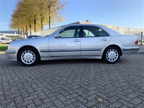 Mercedes-Benz E-klasse - 200 K. Elegance Automaat, NIEUWSTAAT * 74731 KM ORIGINEEL - 1