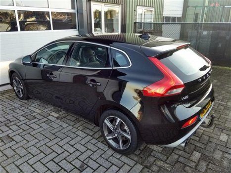 Volvo V40 - 2.0 D2 R-Design Business - Dealer onderhouden - 1