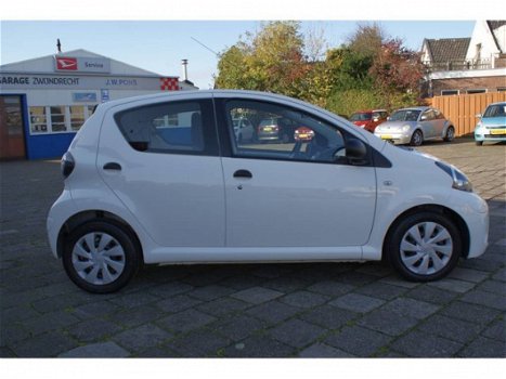 Toyota Aygo - 1.0 12v VVT-i Now - 1