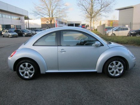 Volkswagen New Beetle - 1.6 Trendline AIRCO LMV APK 11-2020 146000 KM - 1