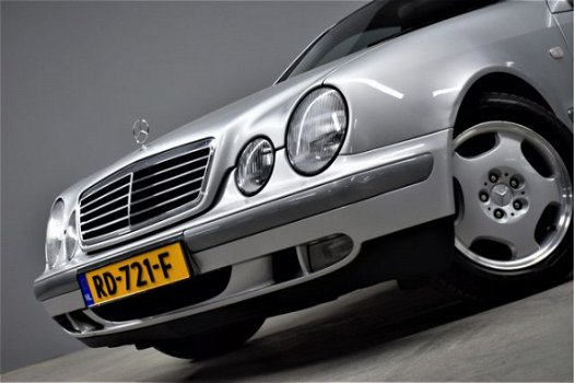 Mercedes-Benz CLK-klasse Coupé - 320 V6 218pk Sport Automaat Leer/Schuifdak/Clima/Youngtimer/117dkm - 1