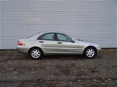 Mercedes-Benz C-klasse - 180 K. Classic / Youngtimer / Airco / 5-deurs / Elek ramen / Automaat /