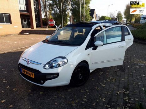 Fiat Punto Evo - 1.3 M-Jet Dynamic ZEER MOOIE AUTO /PANORAMA /LEER /AIRCO/NIEUWE APK/NAP/INRUIL MOG - 1