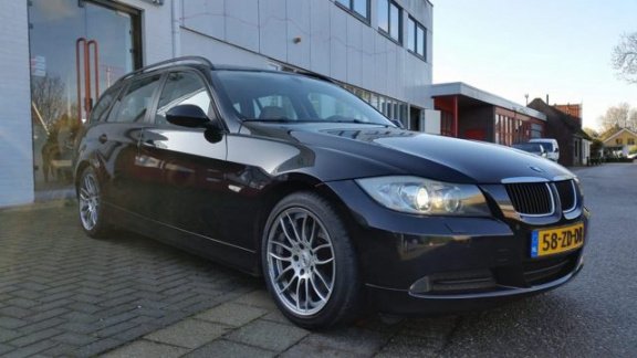 BMW 3-serie Touring - 318i Business Line Vol leder xenon navi lm velgen origineel nl nap - 1