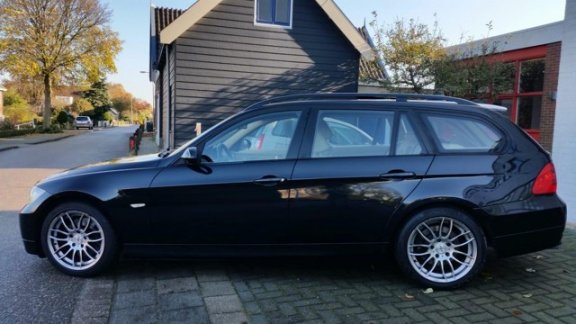 BMW 3-serie Touring - 318i Business Line Vol leder xenon navi lm velgen origineel nl nap - 1