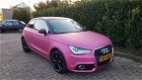 Audi A1 - 1.2 TFSI Ambition Pro Line Business Zeer Uniek Zwart/Roze Gewrapt - 1 - Thumbnail