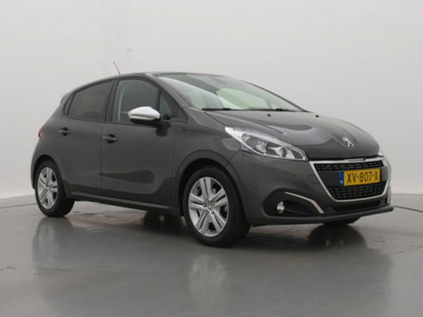 Peugeot 208 - 1.2 110pk Signature | Navigatie | Parkeersensoren | Airco | - 1