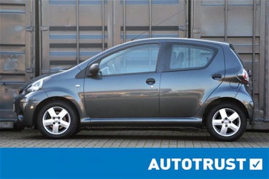 Toyota Aygo - 1.0 VVT-i Now 5 deurs airco LM velgen GARANTIE - 1