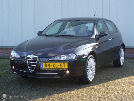 Alfa Romeo 147 - 1.6 T.Spark Collezione II Leer Ecc Cruise - 1