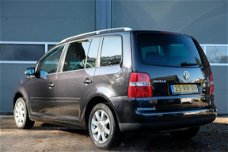 Volkswagen Touran - 2.0-16V FSI Highline 150PK | 7pers | Cruise