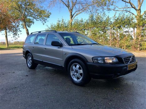 Volvo V70 Cross Country - 2.4 T Geartr. Comf. *4wd*Leder*Elektrstoelverstelling*Fulloption - 1