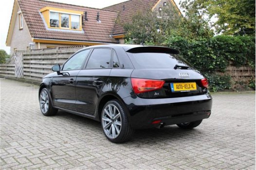 Audi A1 Sportback - 1.2 TFSI Attraction PDC / Stoelverwarming / Airco - 1