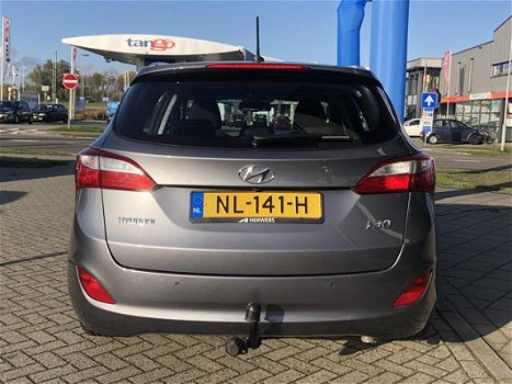 Hyundai i30 Wagon - 1.6 CRDi Business edi. Automaat Navigatie, Trekhaak, Cruise Control, Camera - 1