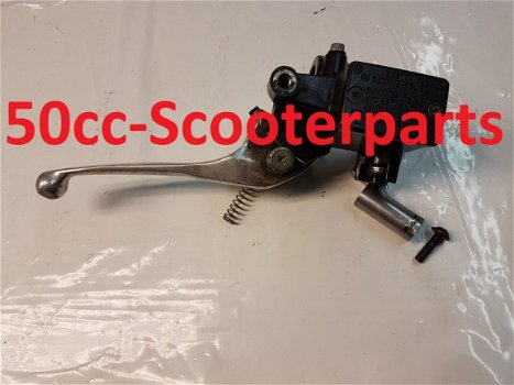 Remreservoir Honda Dylan 125 45500KGF901 Gebruikt - 1