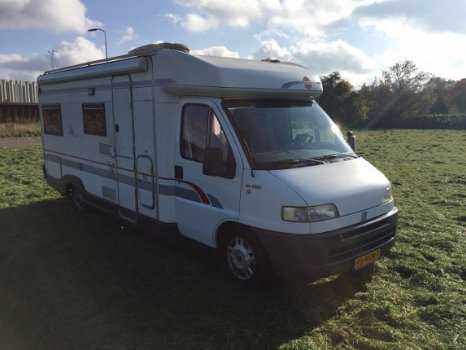 Burstner T627 Halfintegr. 2.5 TDi 116pk *TOPSTAAT* - 1