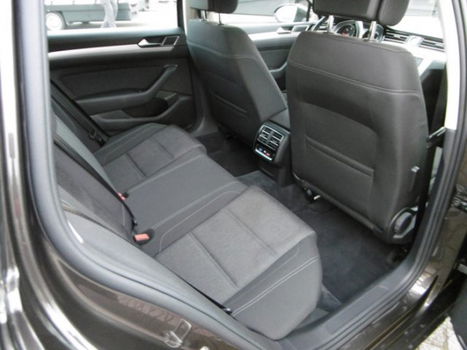 Volkswagen Passat Variant - 1.6 TDI Connected Series - 1