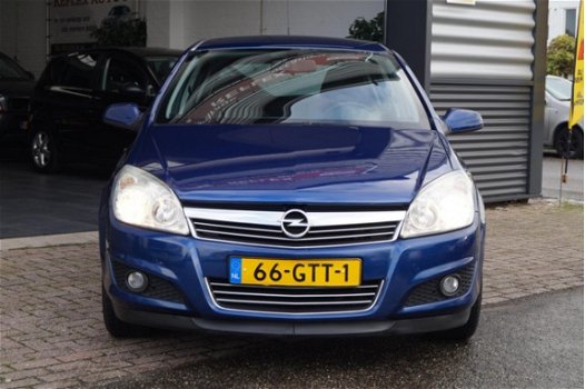 Opel Astra - 1.6 Temptation NAVI/CLIMA/CRUISE/PDC - 1