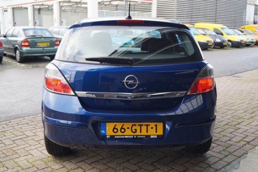 Opel Astra - 1.6 Temptation NAVI/CLIMA/CRUISE/PDC - 1