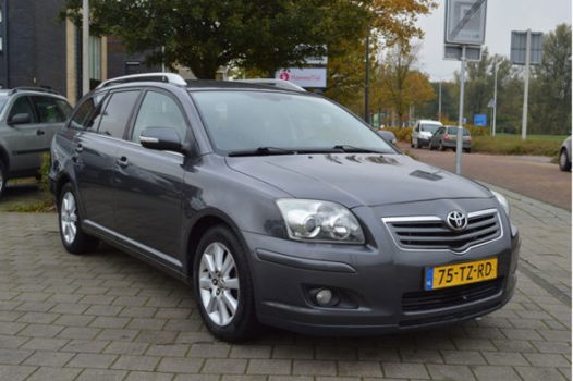 Toyota Avensis Wagon - 2.0 D-4D-F Luna - 1