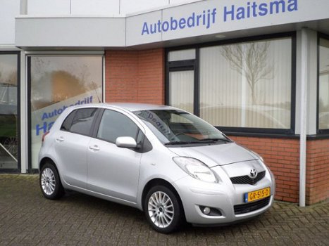 Toyota Yaris - 1.3 VVTi Dynamic Airco, Centrale vergr. Lichtmetalen wielen - 1