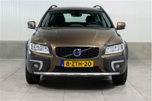 Volvo XC70 - Euro6 D4 Navigatie CruiseControl ParkAssist 181pk - 1