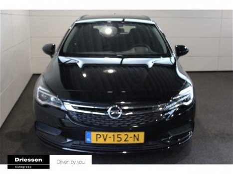 Opel Astra Sports Tourer - 1.0 Online Edition 105PK (Navigatie - Parkeersensoren voor & achter - DAB - 1