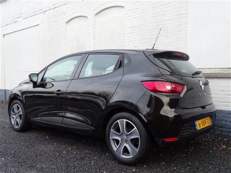 Renault Clio - 0.9 TCe Night and day 5Drs Hatchback - Led - Navi- LMV - 1