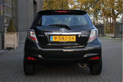 Toyota Yaris - 1.0 VVT-i Trend / Navigatie / Achteruitrijcamera / 1e eigenaar / 4 All Seasons nieuw - 1