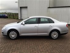 Volkswagen Jetta - 1.6 FSI Comfortline