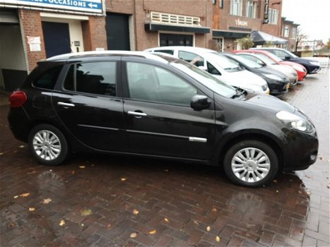 Renault Clio Estate - 1.2-16V Collection nwe koppeling/distr.riem - 1