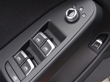 Audi A4 - 1.8 TFSI 170PK / Automaat / Xenon / Navigatie Plus / Parkeersensoren / Stoelverwarming - 1