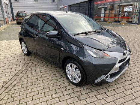 Toyota Aygo - 1.0 VVT-i x-play Bluetooth, speedlimit - 1