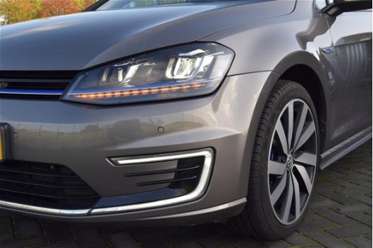 Volkswagen Golf - 7 1.4 TSI GTE 2015 Automaat Navigatie Lederen bekleding clima pano dak - 1