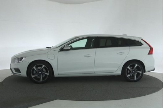 Volvo V60 - (J) D6 AWD HYBRID R-Design AUT. [ Leder Navi Xenon ] Ex BTW - 1