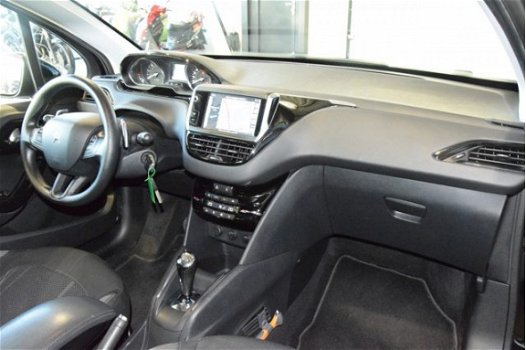 Peugeot 208 - 1.4 e-HDi Active Automaat Navigatie PDC Rijklaarprijs Inruil Mogelijk - 1