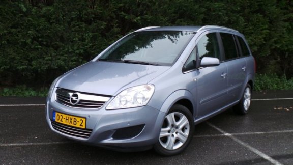 Opel Zafira - 7-PERS. 2.2 AUT. 150PK Cosmo, TREKHAAK, CRUISE, CLIMA, PDC - 1