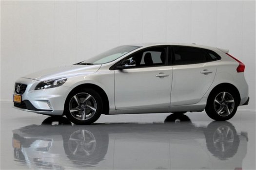 Volvo V40 - 2.0 D2 Inscription 120PK , NAVI | VERW.RUIT | CRUISE | DEELS LEDER - 1