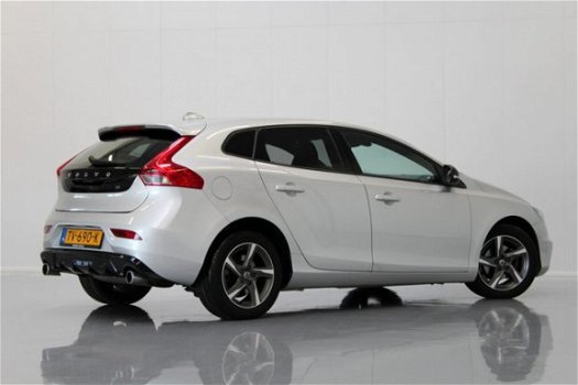 Volvo V40 - 2.0 D2 Inscription 120PK , NAVI | VERW.RUIT | CRUISE | DEELS LEDER - 1