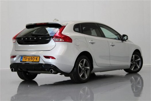 Volvo V40 - 2.0 D2 Inscription 120PK , NAVI | VERW.RUIT | CRUISE | DEELS LEDER - 1