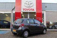 Toyota Yaris - 1.0 VVTi Acces