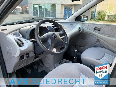 Nissan Almera Tino - 1.8 / Airco / Trekhaak - 1