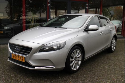 Volvo V40 - 1.6 T2 Momentum - 1