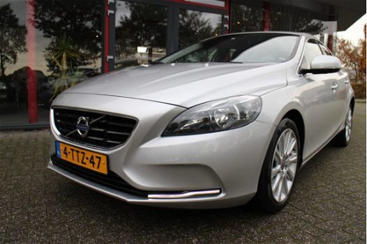 Volvo V40 - 1.6 T2 Momentum - 1