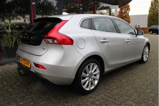 Volvo V40 - 1.6 T2 Momentum - 1