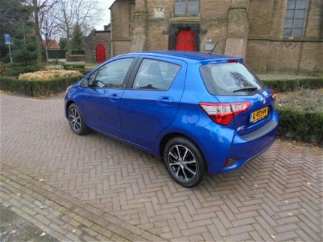 Toyota Yaris - 1.5 VVT-i 111pk 5D Team Sport bij specialist - 1