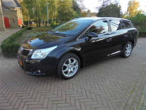 Toyota Avensis Wagon - 1.8 16V VVT-I Dynamic bij specialist - 1