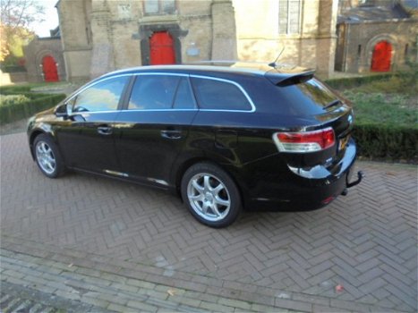 Toyota Avensis Wagon - 1.8 16V VVT-I Dynamic bij specialist - 1